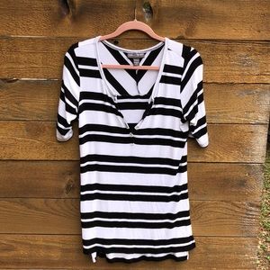 A Pea in The Pod Maternity shirt